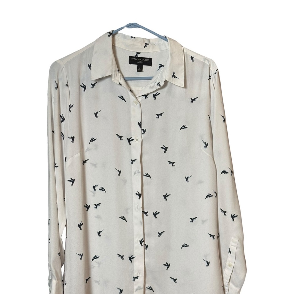 Banana Republic Cream Seagull Print Blouse - Picture 7 of 7
